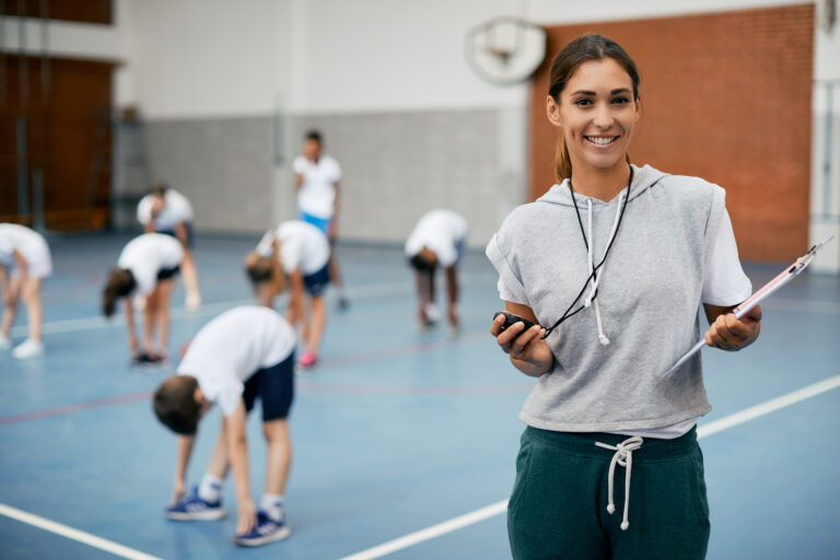 Sportlehrer/in - Ausbildung, Aufgaben, Stellen